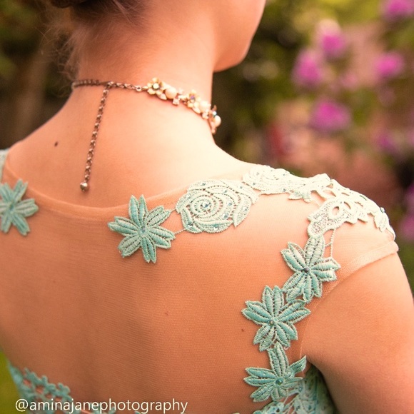 PROM OR EVENT DRESS๐ฟDAVE AND JOHNNY ๐ฟ Aqua - Picture 3 of 5